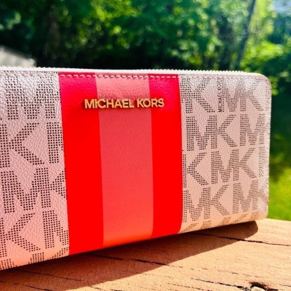 Michael Kors Logo Zip Around Wallet Pink Stripe Leather Phone Wallet NWT - Picture 2 of 5